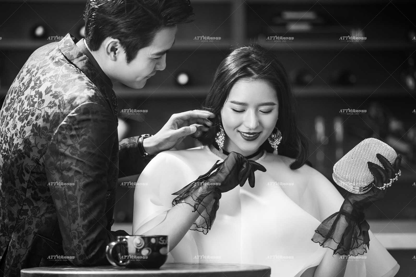 今天我们讲讲婚纱照相册存放与妆容的细节