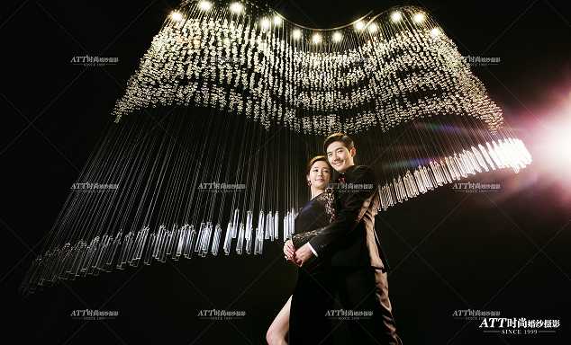 那么拍婚纱照时怎么样摆姿势呢